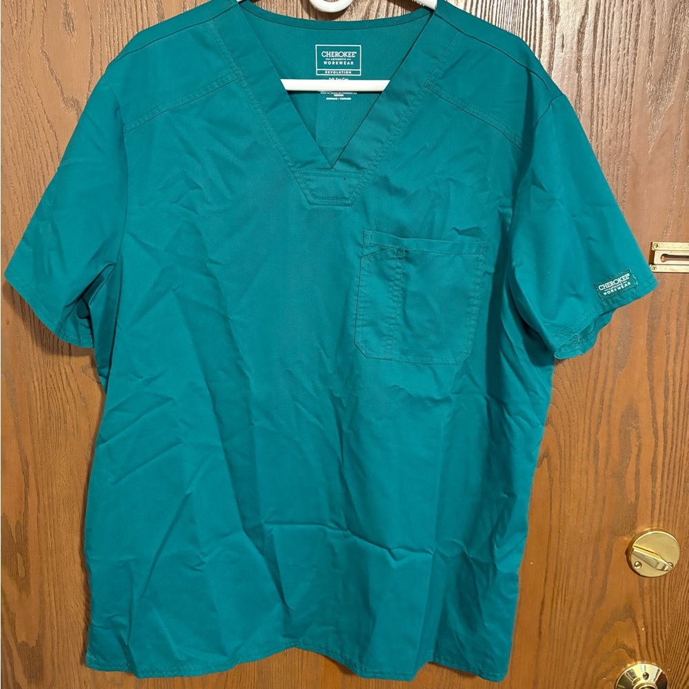 Cherokee Men's Green V-Neck Shirt